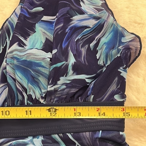 Mazu swim top  v neck size 10 NWT - Picture 13 of 16